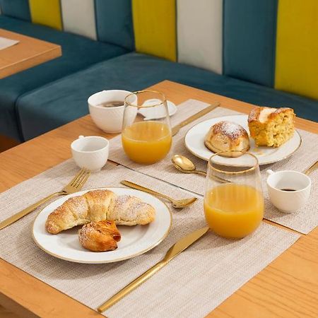 Ramo D'Oro Bed & Breakfast เนเปิลส์ ภายนอก รูปภาพ