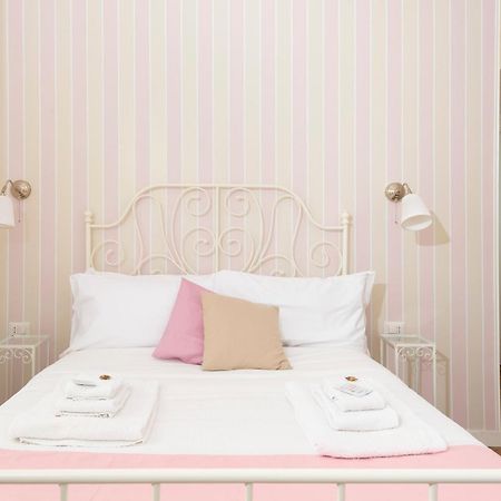 Ramo D'Oro Bed & Breakfast เนเปิลส์ ภายนอก รูปภาพ