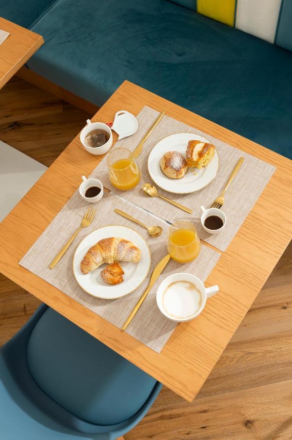 Ramo D'Oro Bed & Breakfast เนเปิลส์ ภายนอก รูปภาพ
