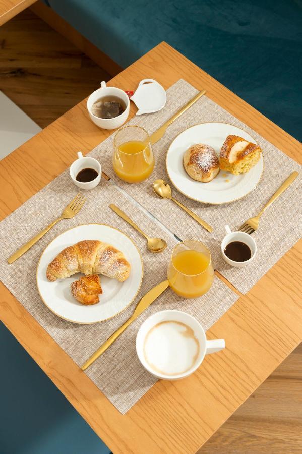 Ramo D'Oro Bed & Breakfast เนเปิลส์ ภายนอก รูปภาพ