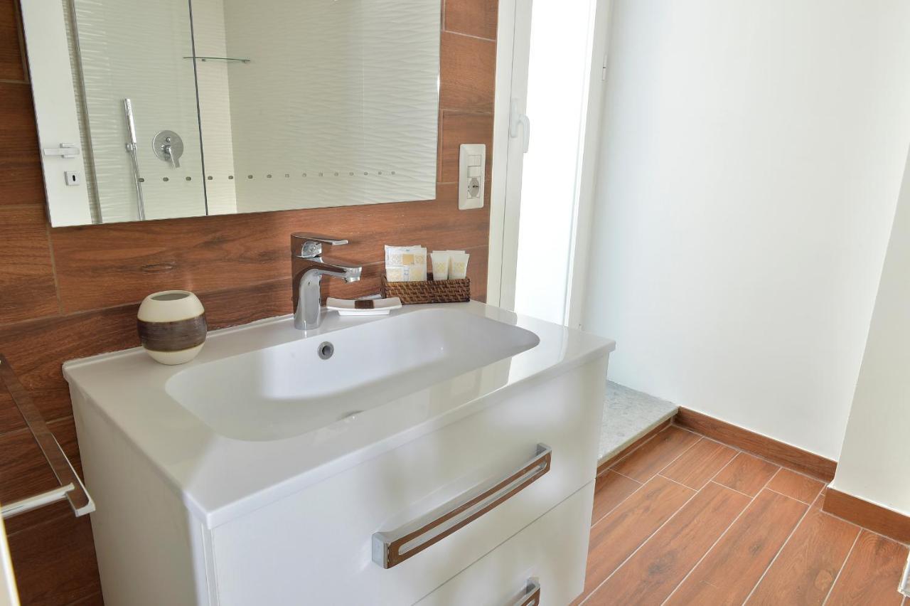 Ramo D'Oro Bed & Breakfast เนเปิลส์ ภายนอก รูปภาพ