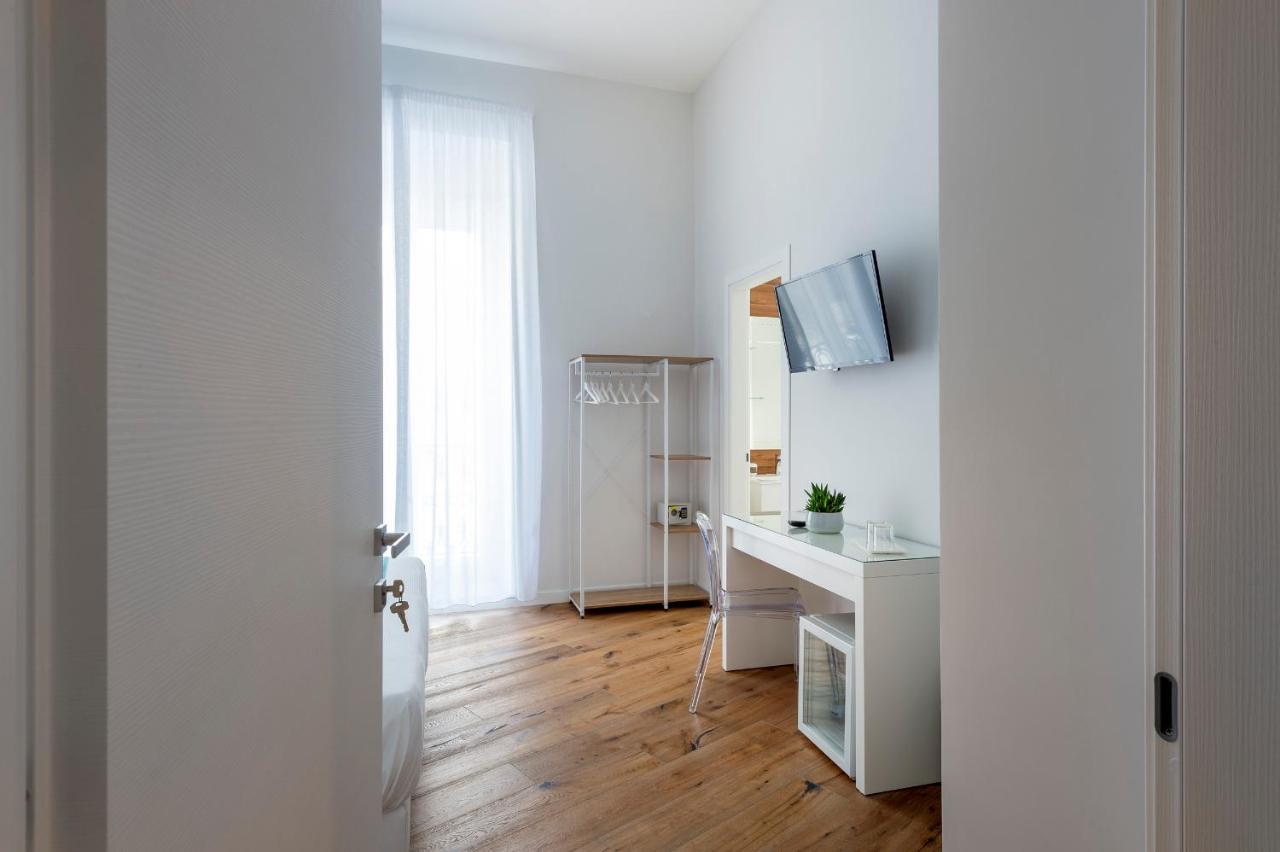 Ramo D'Oro Bed & Breakfast เนเปิลส์ ภายนอก รูปภาพ