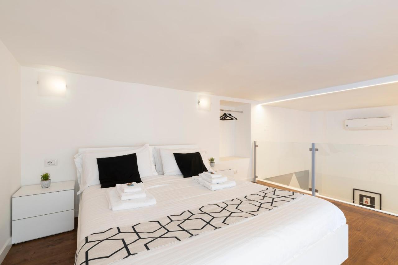 Ramo D'Oro Bed & Breakfast เนเปิลส์ ภายนอก รูปภาพ